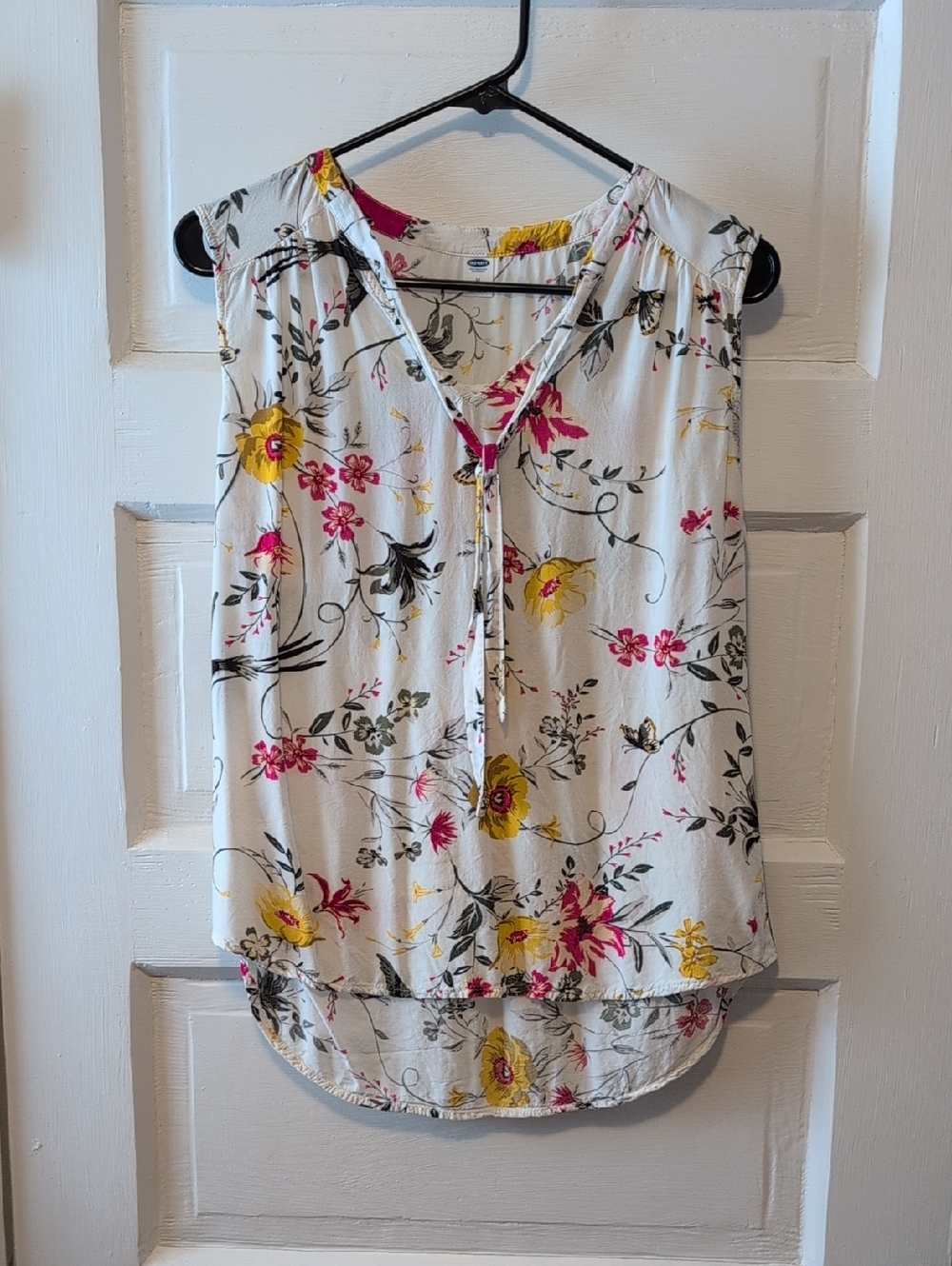 Old Navy White Floral Tie-Front Sleeveless Tank with Pink & Yellow Accents